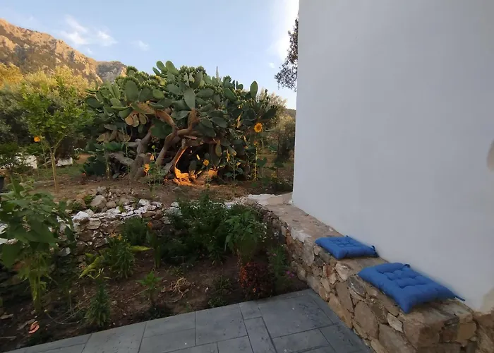 בית נופש Grossvaters Haus - Ein 150 Jahre Altes Steinhaus By Interhome *